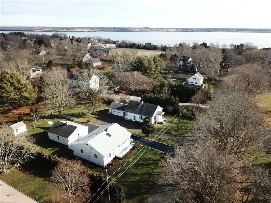 222 Peckham Avenue Middletown RI 02842