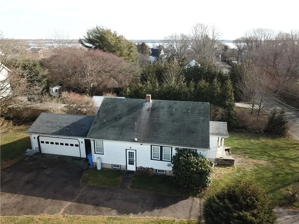 222 Peckham Avenue Middletown RI 02842