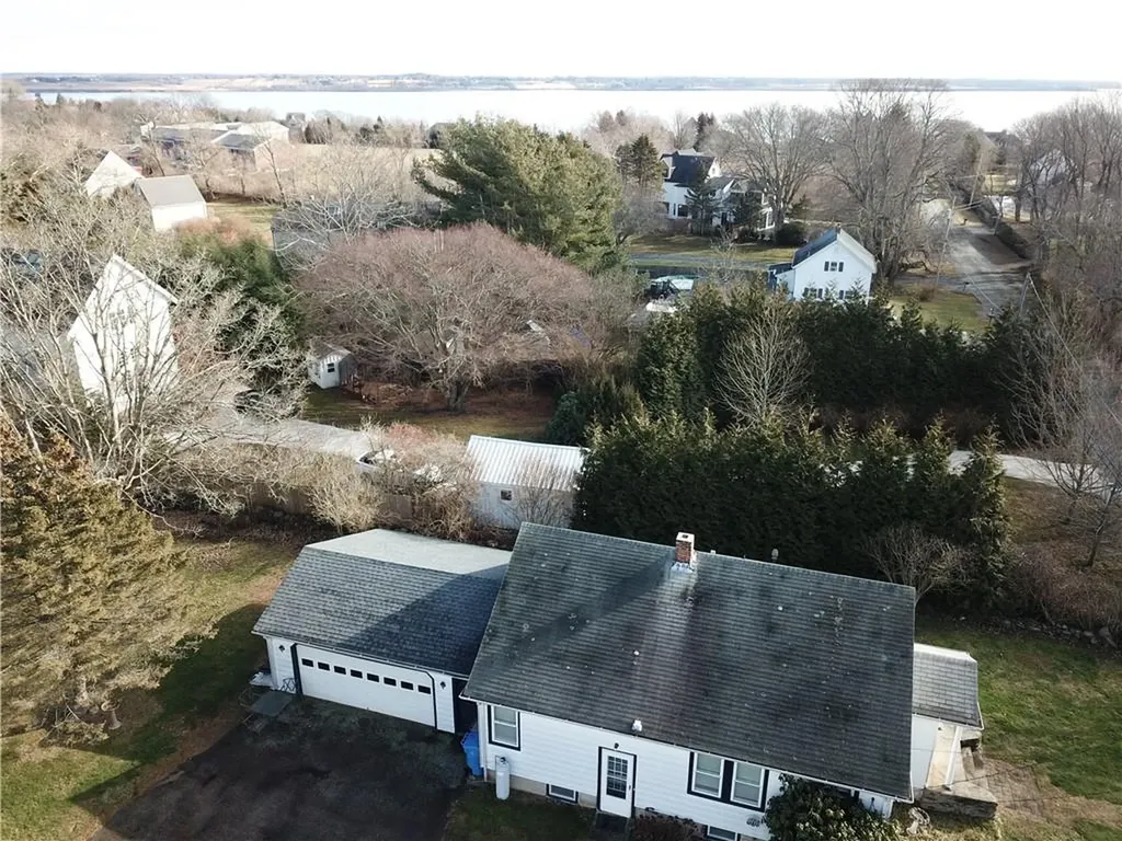 222 Peckham Avenue Middletown RI 02842