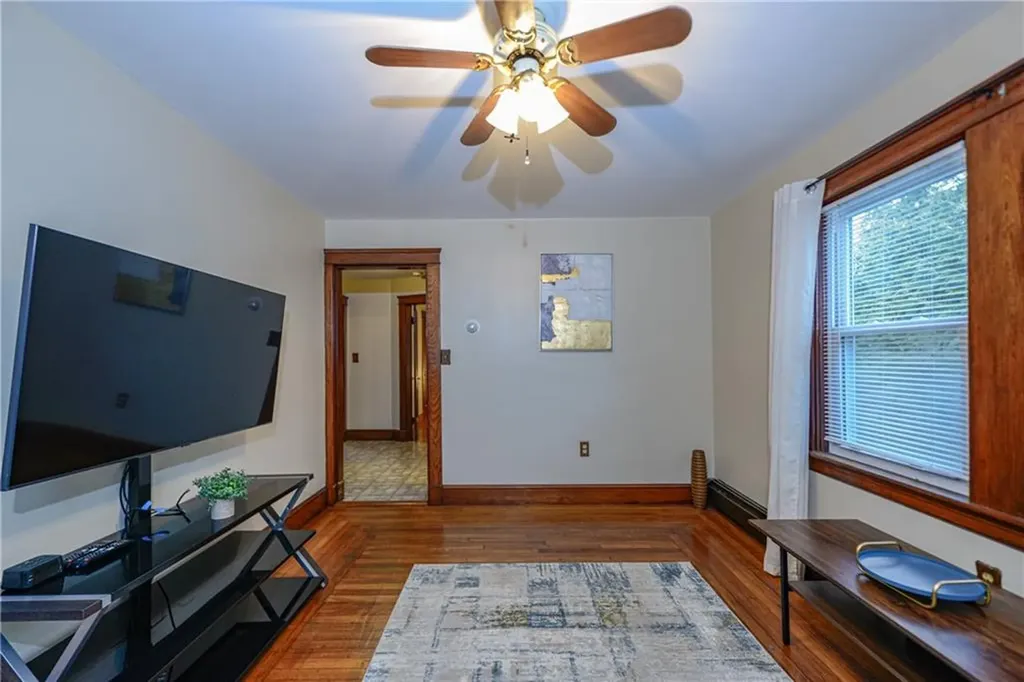 222 Peckham Avenue Middletown RI 02842