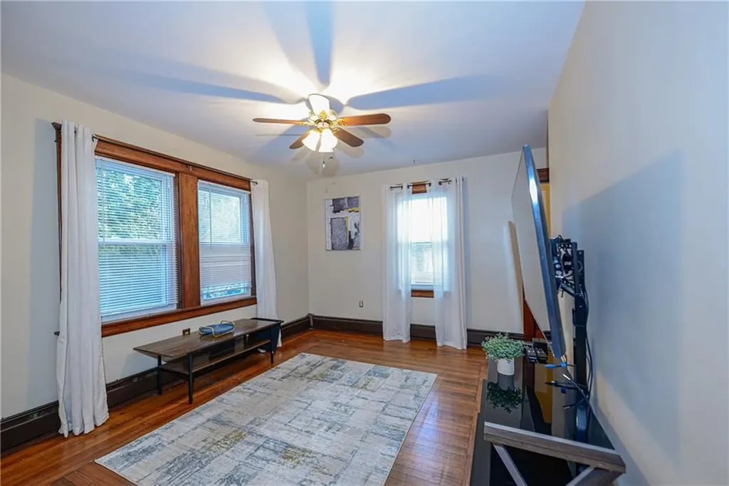 222 Peckham Avenue Middletown RI 02842