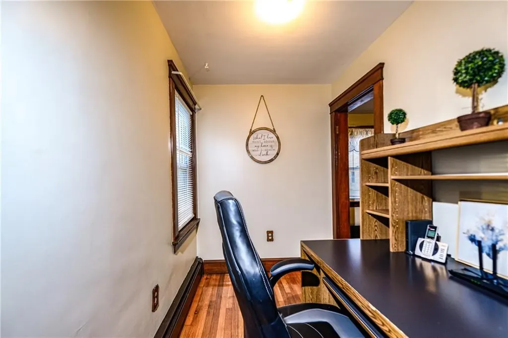 222 Peckham Avenue Middletown RI 02842