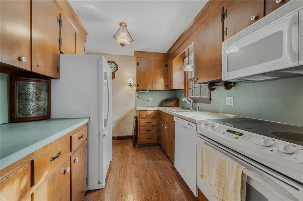 75 Lantern Lane North Kingstown RI 02852