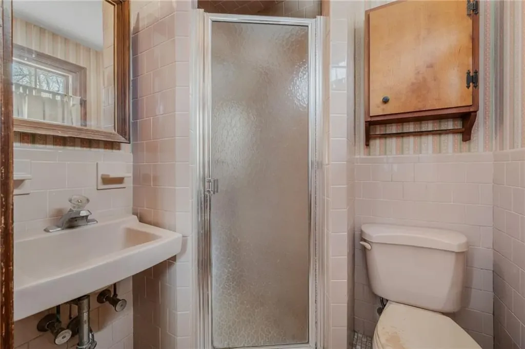 75 Lantern Lane North Kingstown RI 02852