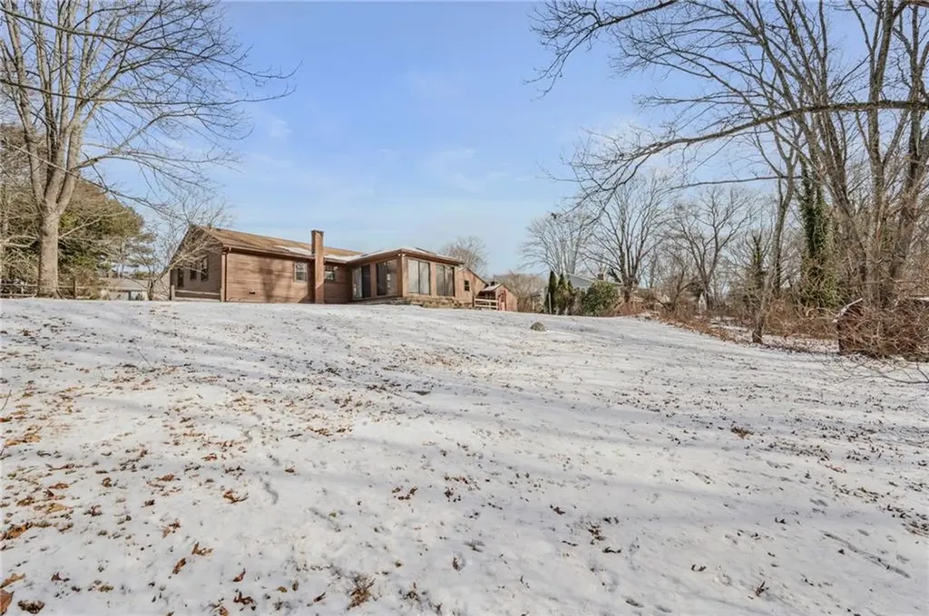 75 Lantern Lane North Kingstown RI 02852