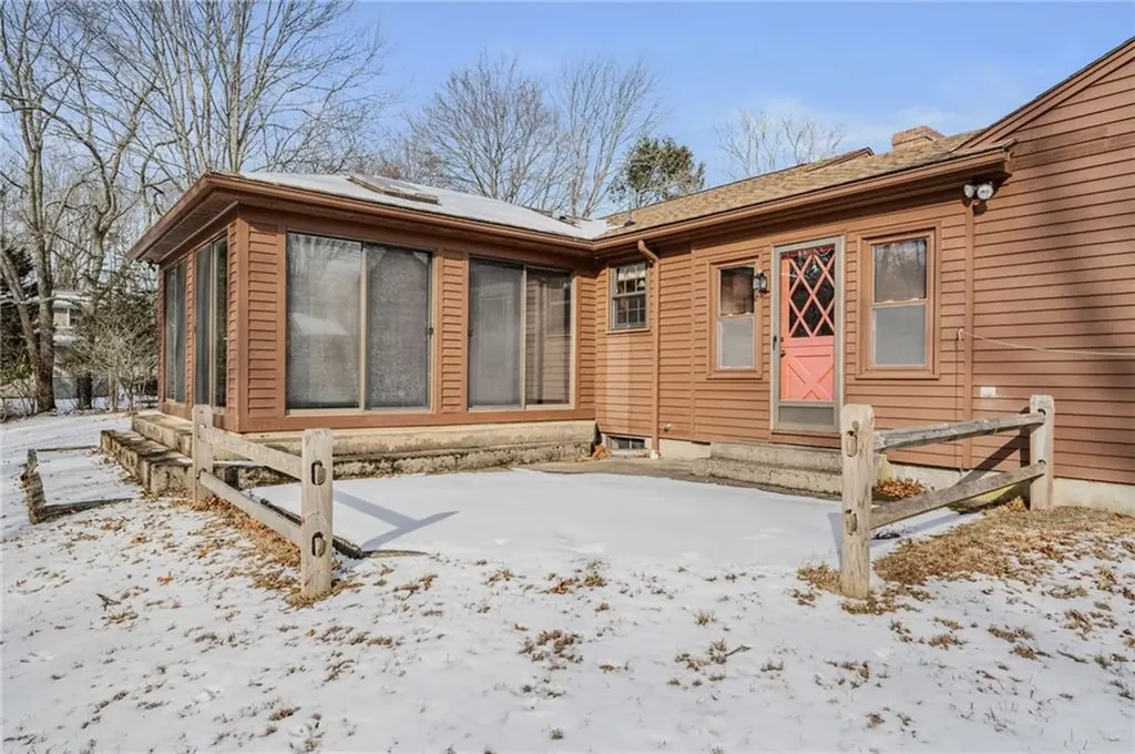 75 Lantern Lane North Kingstown RI 02852