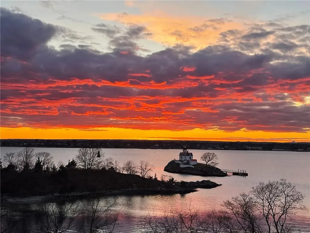 43 Bullocks Point Avenue East Providence RI 02915