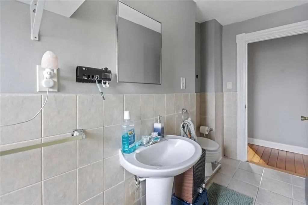 9 Odonnell Avenue Warwick RI 02886