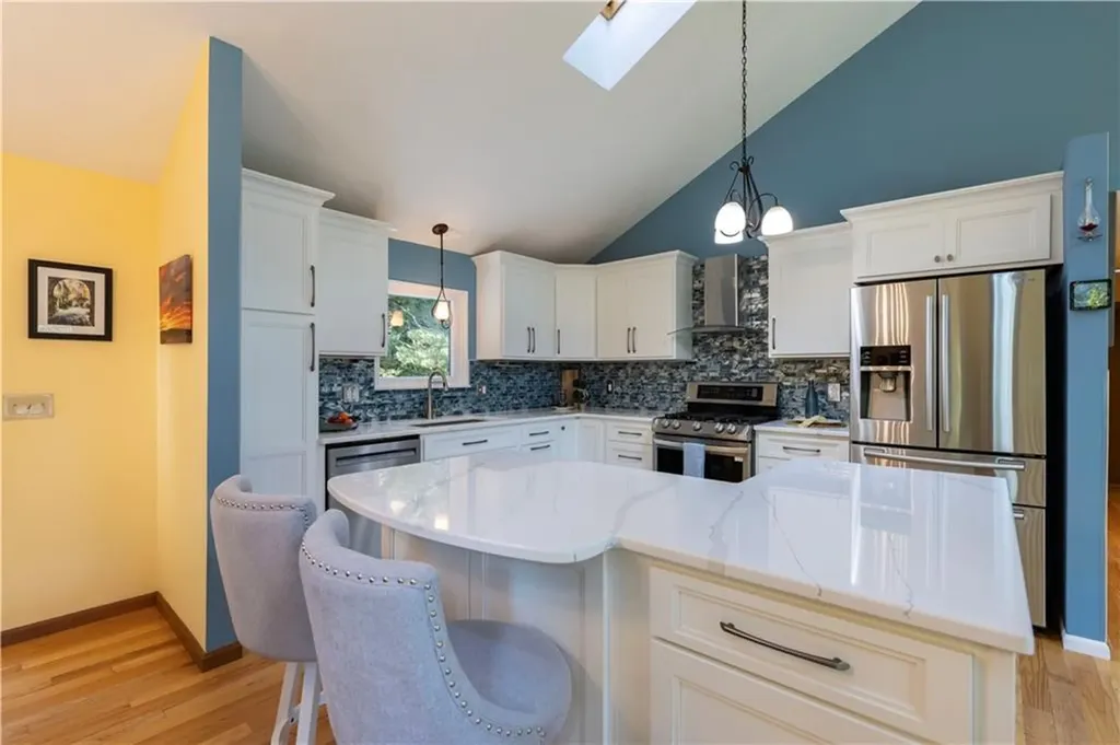 8 Robin Drive North Kingstown RI 02852