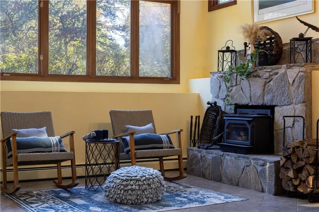 8 Robin Drive North Kingstown RI 02852