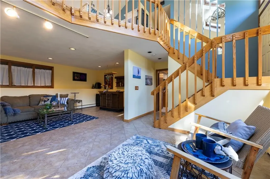 8 Robin Drive North Kingstown RI 02852