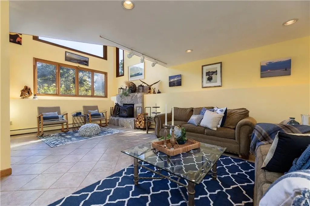 8 Robin Drive North Kingstown RI 02852