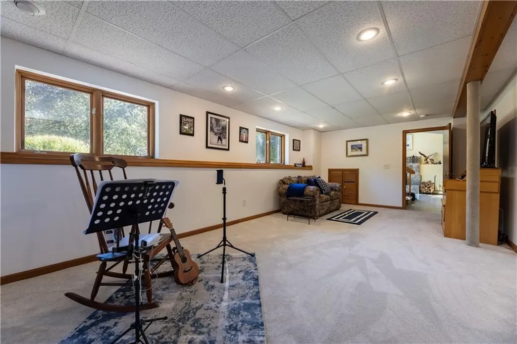 8 Robin Drive North Kingstown RI 02852