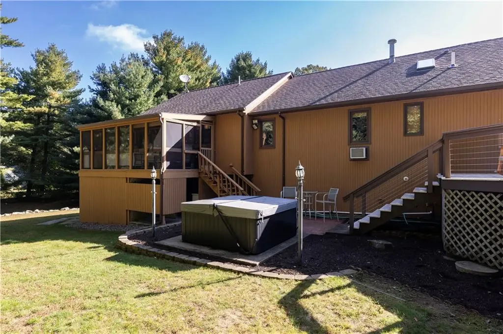 8 Robin Drive North Kingstown RI 02852