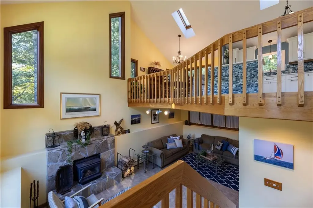 8 Robin Drive North Kingstown RI 02852