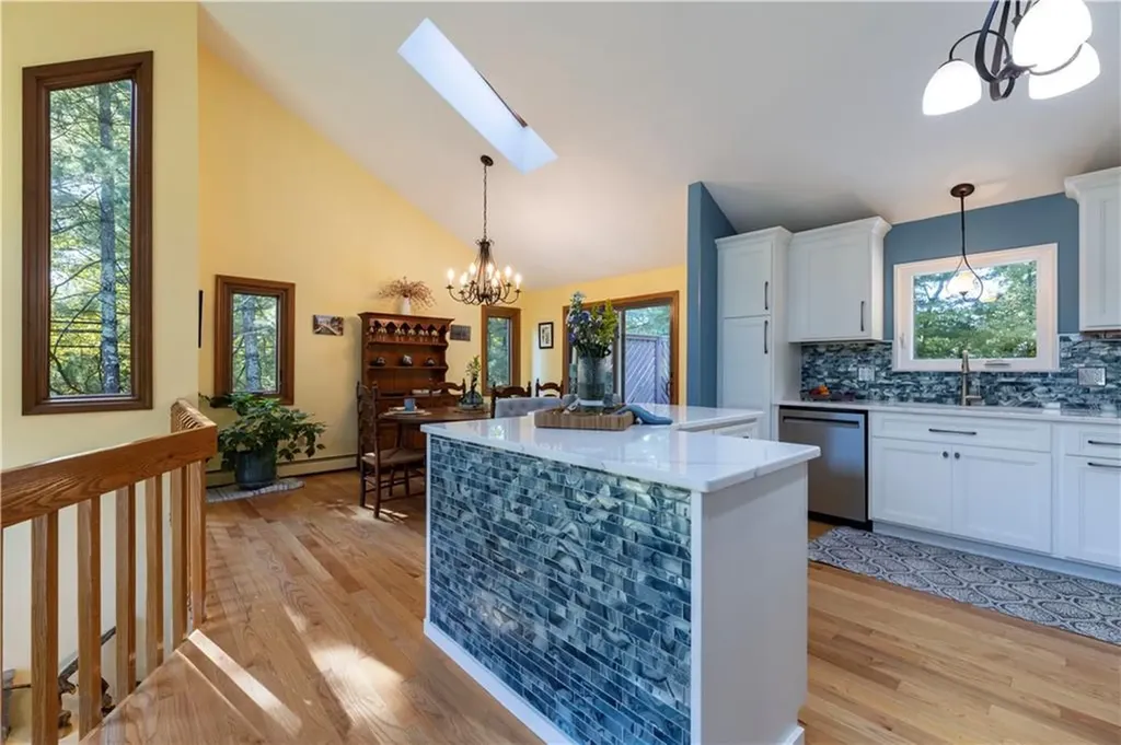 8 Robin Drive North Kingstown RI 02852