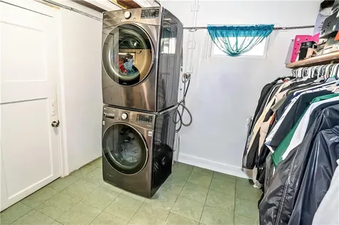 154 Camden Avenue Providence RI 02908