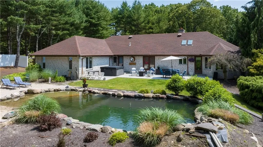 140 White Birch Circle Scituate RI 02831