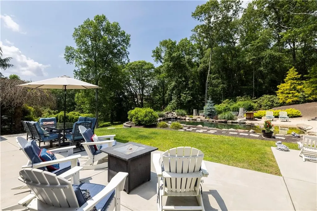 140 White Birch Circle Scituate RI 02831