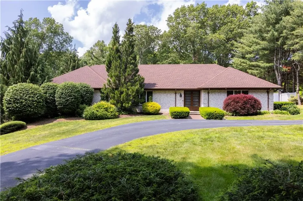 140 White Birch Circle Scituate RI 02831