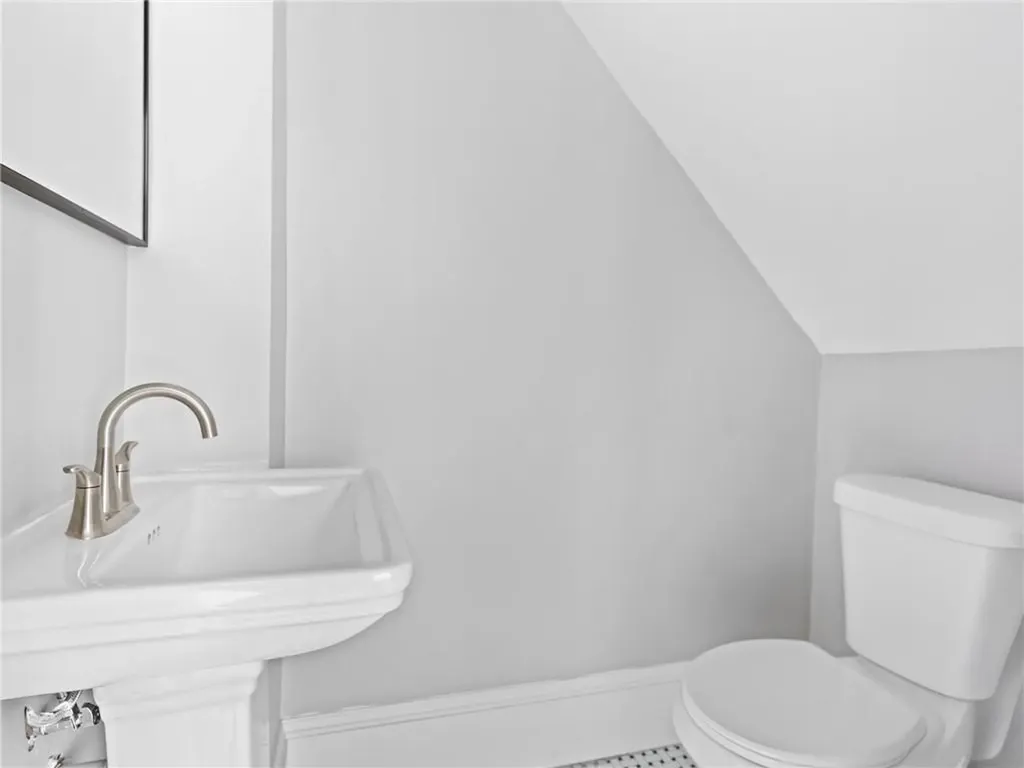 493 Academy Avenue Providence RI 02908