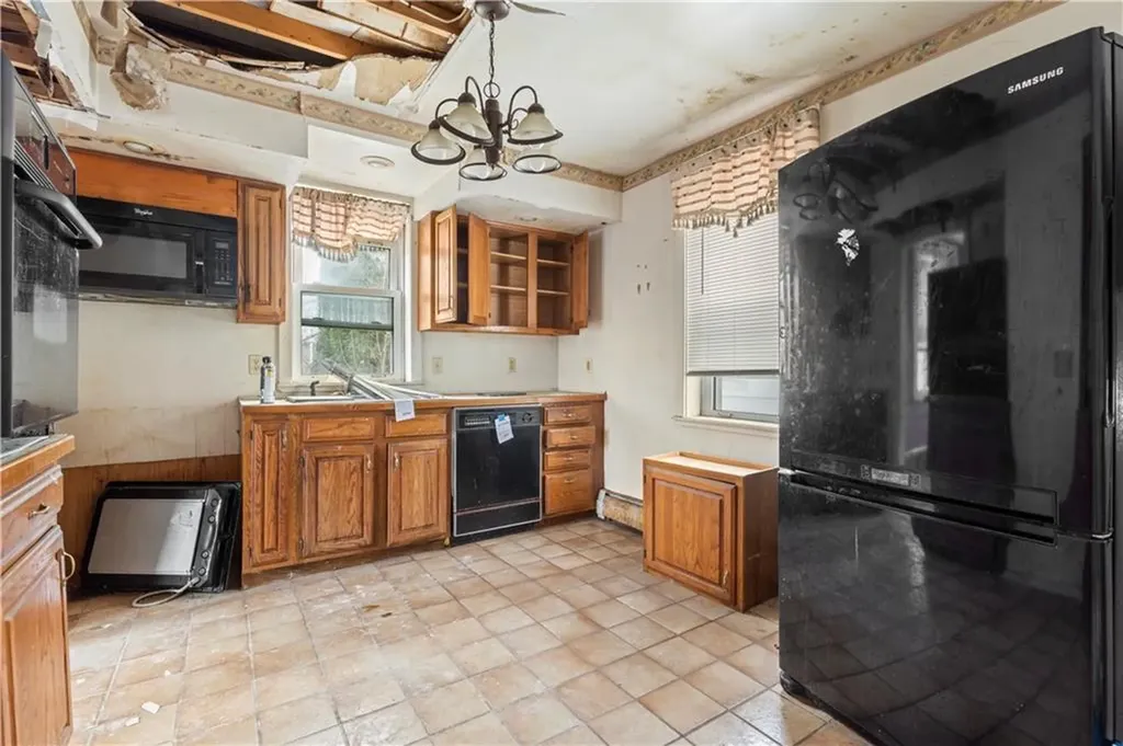 73 Wainwright Street Providence RI 02908