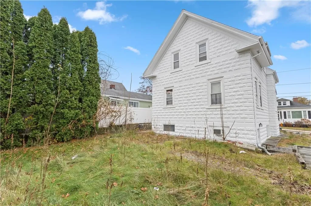 73 Wainwright Street Providence RI 02908