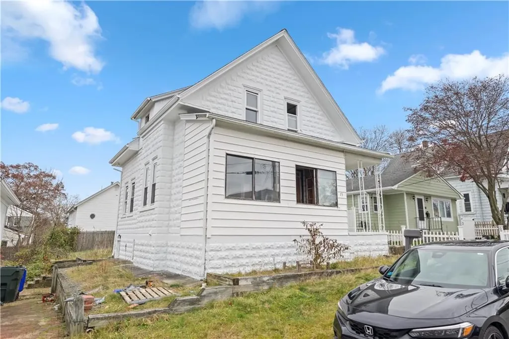 73 Wainwright Street Providence RI 02908