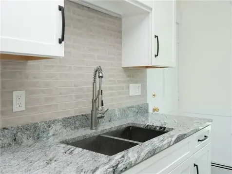 7 Howe Street Bristol RI 02809