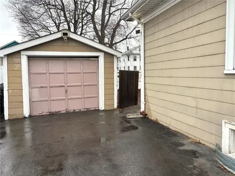 76 London Avenue Pawtucket RI 02861