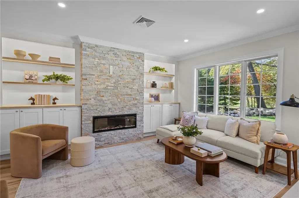 191 Pippin Orchard Road Cranston RI 02921