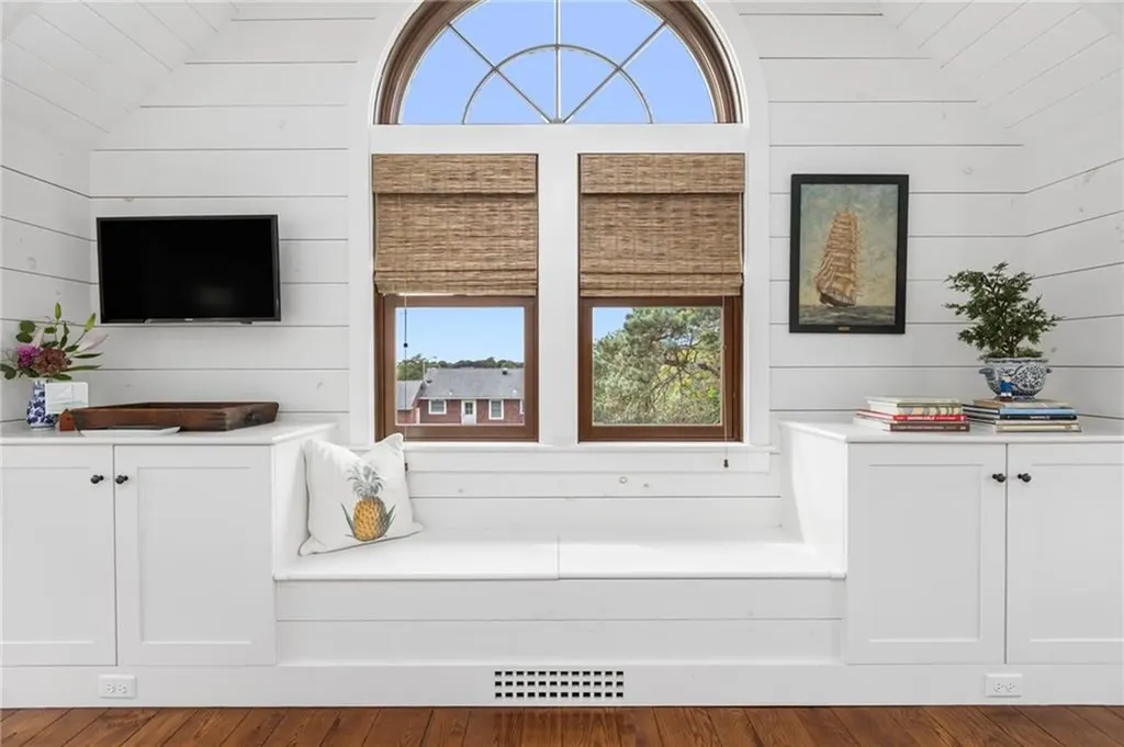 5 Ledge Road Newport RI 02840
