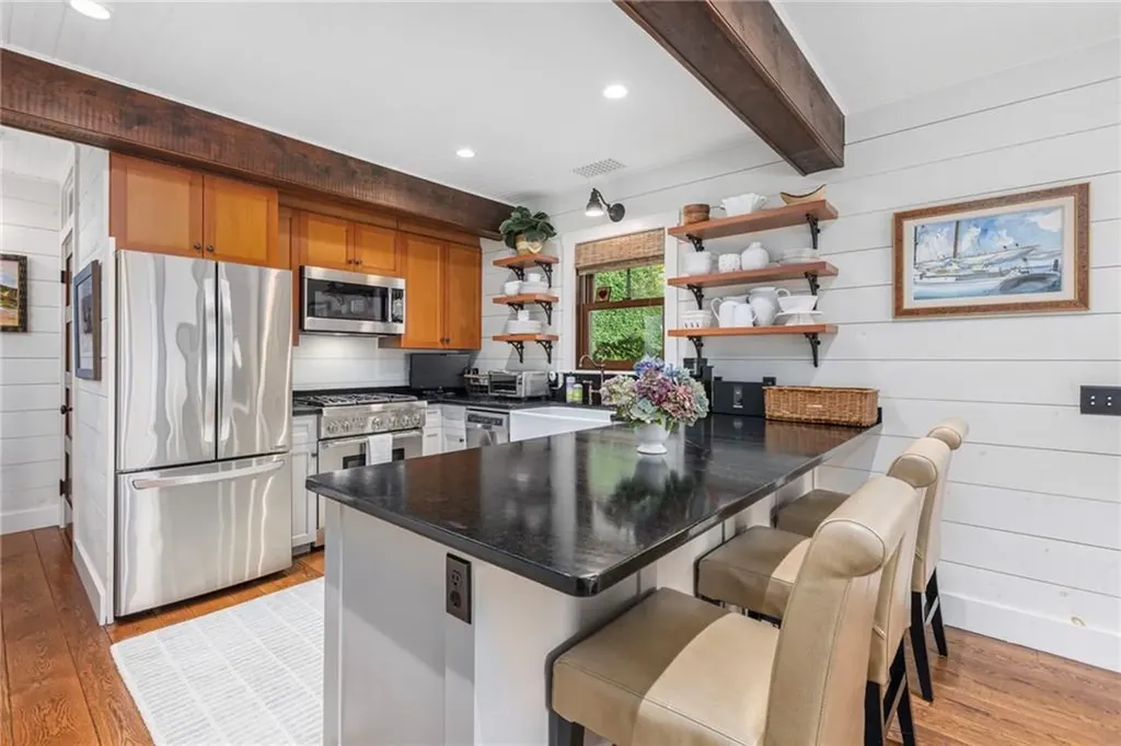 5 Ledge Road Newport RI 02840