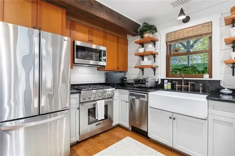 5 Ledge Road Newport RI 02840