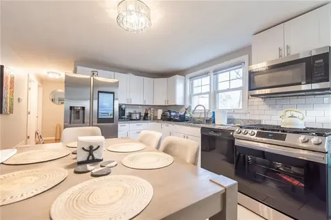 72 Hollis Avenue Warwick RI 02889