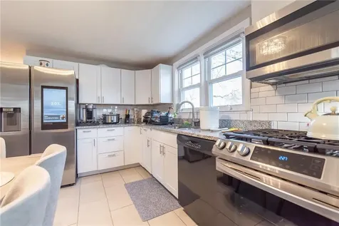 72 Hollis Avenue Warwick RI 02889