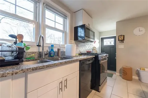 72 Hollis Avenue Warwick RI 02889