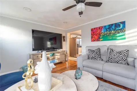 72 Hollis Avenue Warwick RI 02889