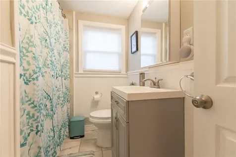 72 Hollis Avenue Warwick RI 02889