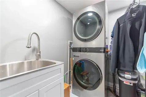 72 Hollis Avenue Warwick RI 02889