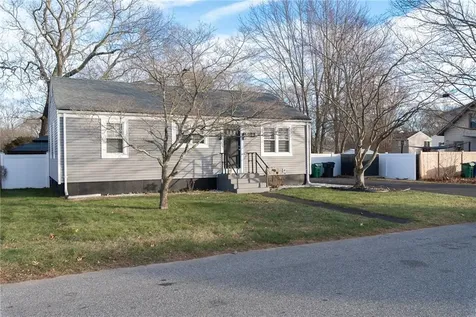 72 Hollis Avenue Warwick RI 02889