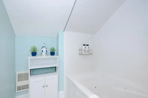 78 State Street Bristol RI 02809