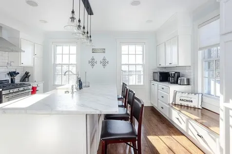 78 State Street Bristol RI 02809