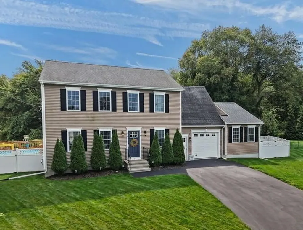 105 Amy Drive Cranston RI 02921