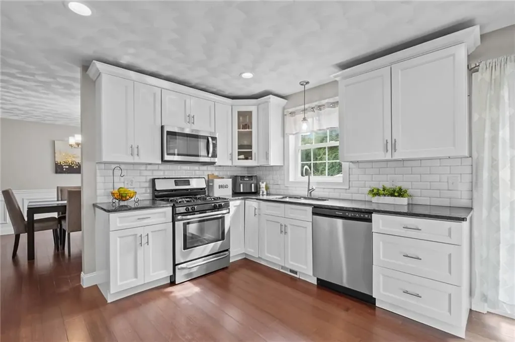 105 Amy Drive Cranston RI 02921