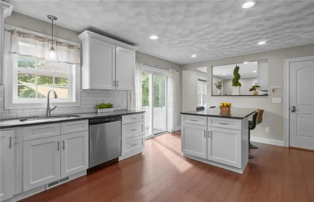 105 Amy Drive Cranston RI 02921