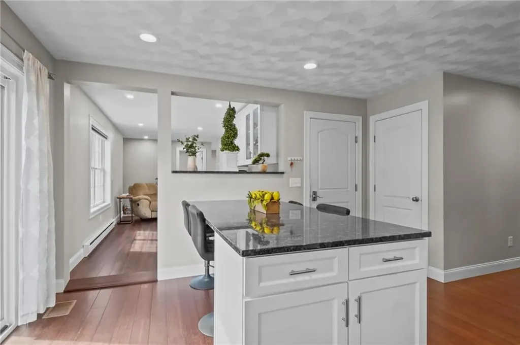 105 Amy Drive Cranston RI 02921