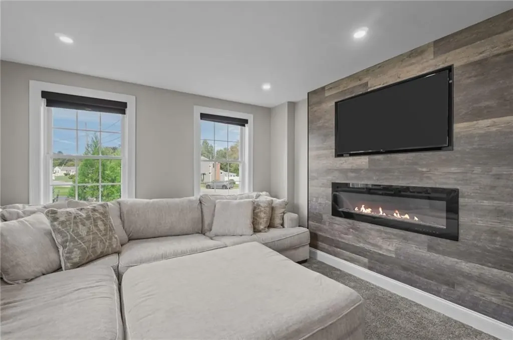 105 Amy Drive Cranston RI 02921