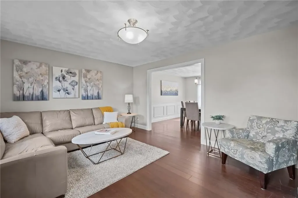 105 Amy Drive Cranston RI 02921