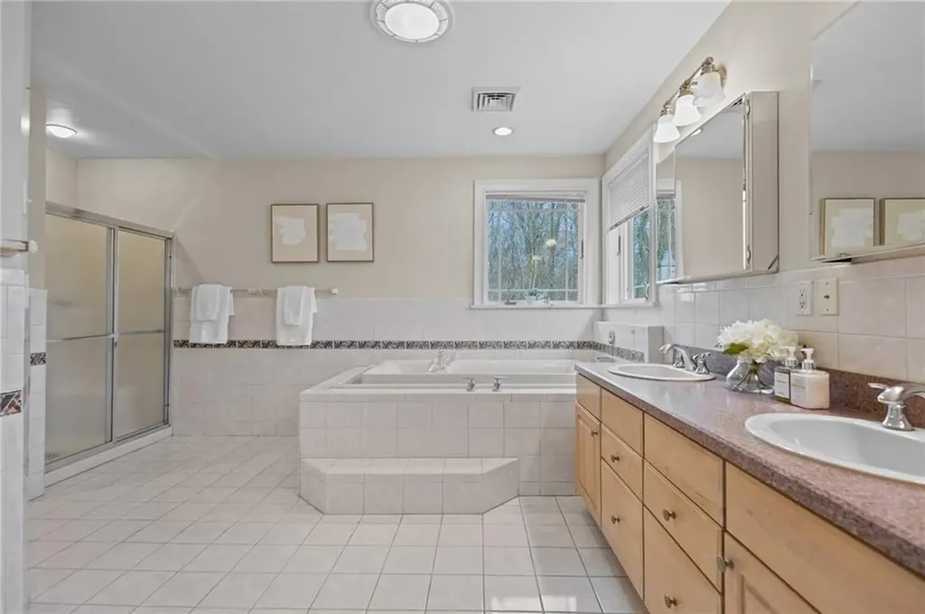 440 Captains Circle Fall River MA 02721